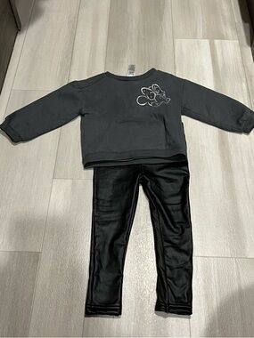 Disney Baby Gray & Teal Two-Piece Set